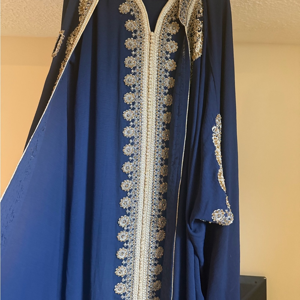 Elegant Blue Embroidered Kaftan